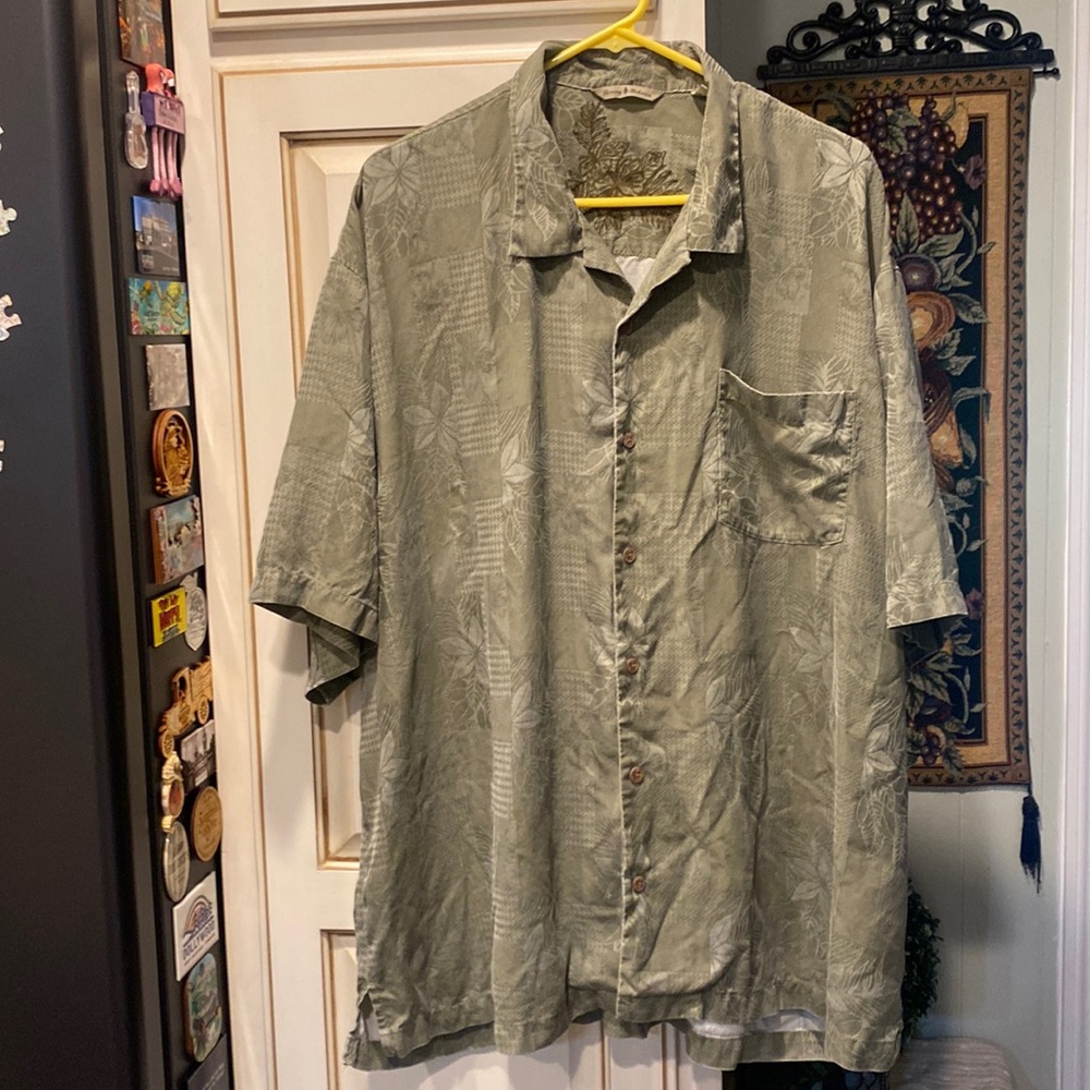EUC Tommy Bahama Men’s XXL Green Tropical 100% Silk Button Down Polo